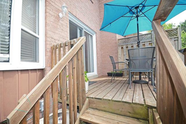 24 - 2004 Glenada Cres, Townhouse with 3 bedrooms, 3 bathrooms and 2 parking in Oakville ON | Image 19