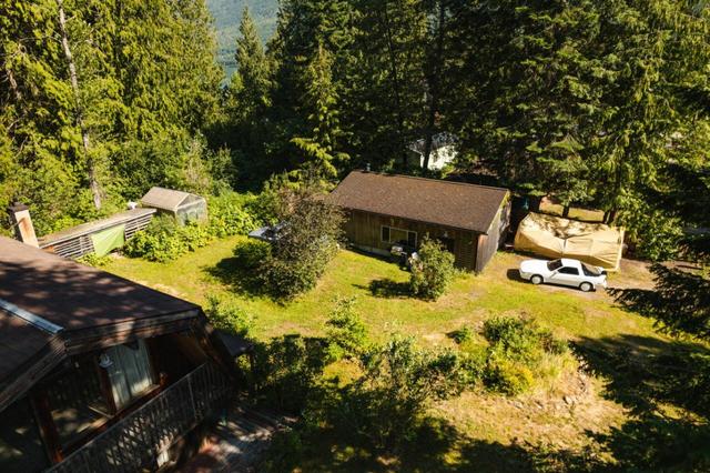 240 Bryan Road, House detached with 3 bedrooms, 2 bathrooms and null parking in Central Kootenay E BC | Image 40