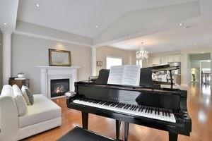 2127 Rochester Circ, House detached with 2 bedrooms, 2 bathrooms and 2 parking in Oakville ON | Image 5