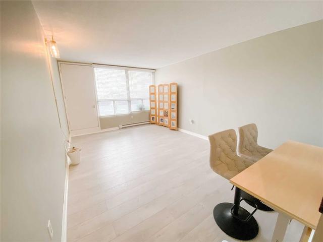 211 - 50 Sunny Glenway Glwy, Townhouse with 4 bedrooms, 2 bathrooms and 1 parking in Toronto ON | Image 16