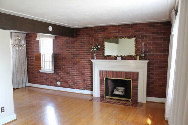 59 Cadillac Ave, House detached with 2 bedrooms, 1 bathrooms and 1 parking in Toronto ON | Image 6
