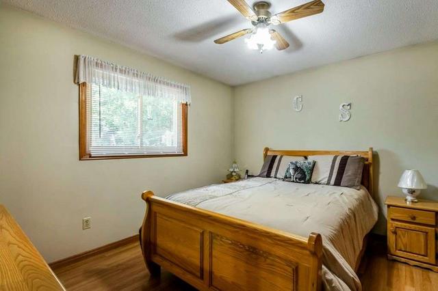 79 Russ St, House detached with 3 bedrooms, 2 bathrooms and 3 parking in Cambridge ON | Image 2
