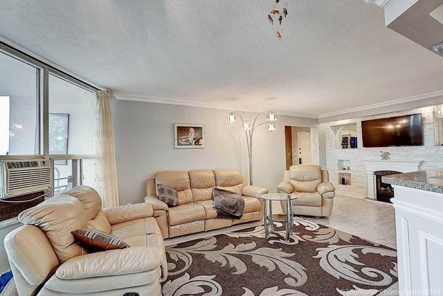 1506 - 5 Vicora Linkway, Condo with 3 bedrooms, 2 bathrooms and 1 parking in Toronto ON | Image 5