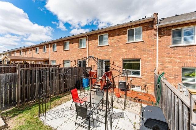 198 Albright Rd, House attached with 3 bedrooms, 4 bathrooms and 3 parking in Brampton ON | Image 31