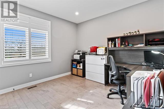 Office or 6th bedroom off of main entrance | Image 18