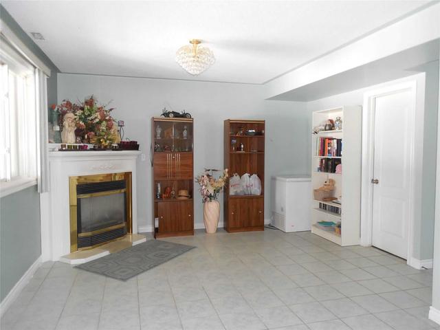 1488 Upper Ottawa St, House detached with 4 bedrooms, 2 bathrooms and 7 parking in Hamilton ON | Image 2