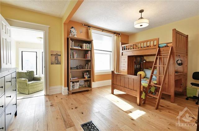 65 Laurel Street, Home with 3 bedrooms, 2 bathrooms and 1 parking in Ottawa ON | Image 19