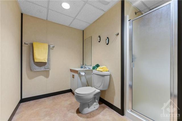 Bathroom in the lower level | Image 18