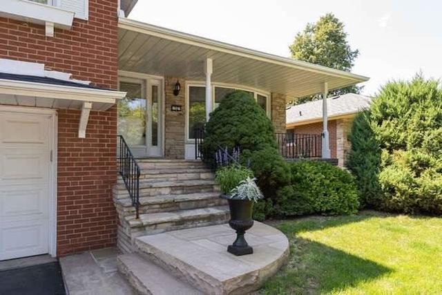 32 Kenmanor Blvd, House detached with 4 bedrooms, 3 bathrooms and 4 parking in Toronto ON | Image 12