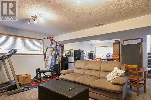 20 Vista Place Se, House detached with 3 bedrooms, 2 bathrooms and 7 parking in Medicine Hat AB | Image 25