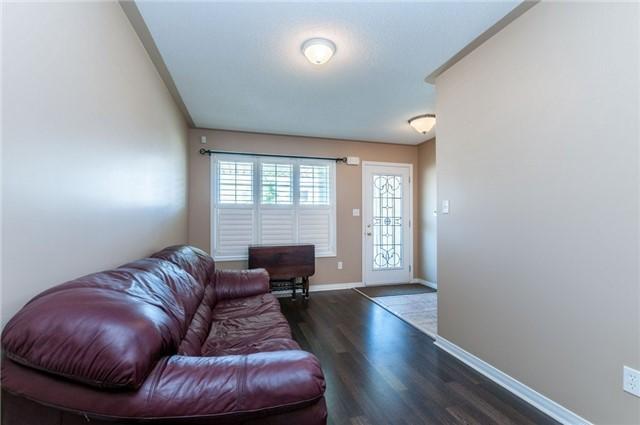 591 Luple Ave, House detached with 3 bedrooms, 2 bathrooms and 1 parking in Oshawa ON | Image 3