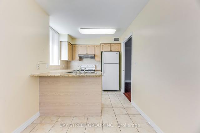 2008 - 23 Hollywood Ave, Condo with 2 bedrooms, 2 bathrooms and 1 parking in Toronto ON | Image 9