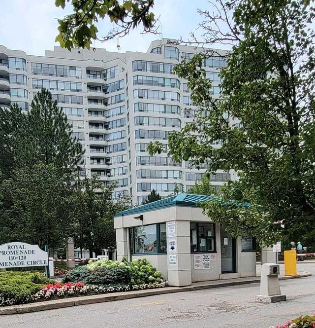 906 - 120 Promenade Circ, Condo with 2 bedrooms, 2 bathrooms and 1 parking in Vaughan ON | Image 3