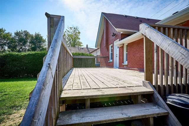 83 Adelaide Ave W, House detached with 2 bedrooms, 1 bathrooms and 4 parking in Oshawa ON | Image 18