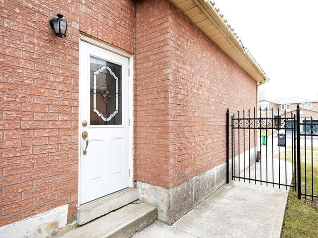 93 Flowertown Ave, House detached with 5 bedrooms, 4 bathrooms and 4 parking in Brampton ON | Image 35