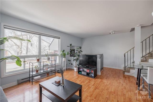 76 Renova Private, Townhouse with 3 bedrooms, 2 bathrooms and 1 parking in Ottawa ON | Image 7