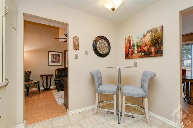 421 Valade Crescent, Townhouse with 3 bedrooms, 2 bathrooms and 2 parking in Ottawa ON | Image 14