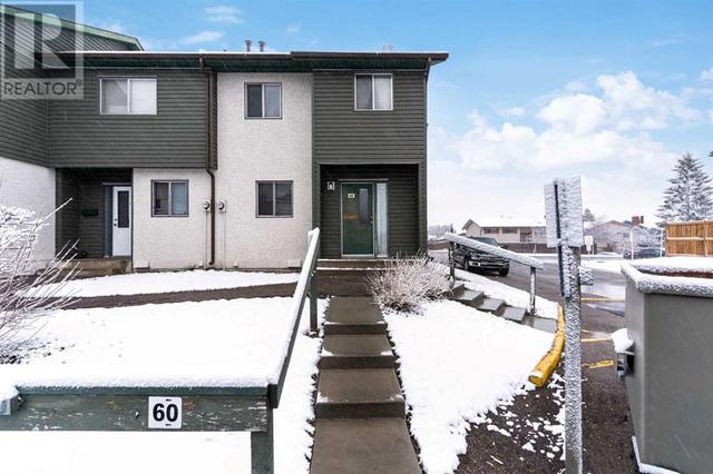 60, - 2511 38 Street Ne, House attached with 3 bedrooms, 1 bathrooms and 1 parking in Calgary AB | Image 3