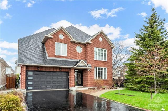 2155 Melanson Crescent, House detached with 5 bedrooms, 3 bathrooms and 4 parking in Ottawa ON | Image 2
