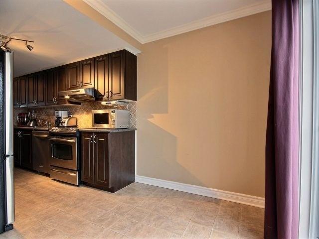 618 Lakeridge Dr, Condo with 2 bedrooms, 3 bathrooms and 2 parking in Ottawa ON | Image 7