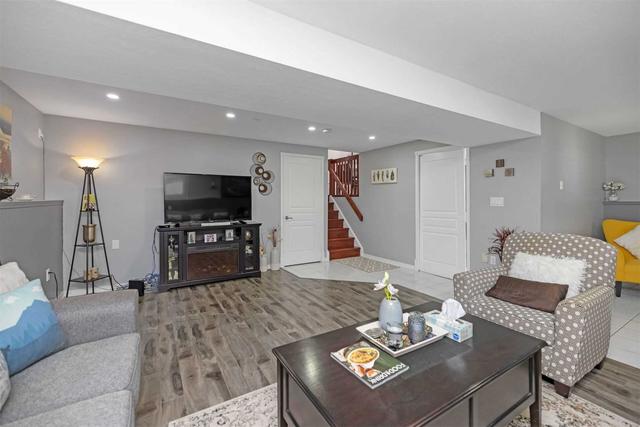 52 Dawn Cres, House detached with 3 bedrooms, 3 bathrooms and 4 parking in Cambridge ON | Image 20