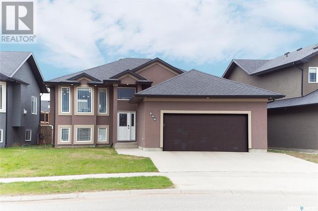 806 Rosewood Blvd W, House detached with 6 bedrooms, 4 bathrooms and null parking in Saskatoon SK | Card Image