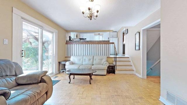 81 Weldrick Rd W, House detached with 3 bedrooms, 2 bathrooms and 5 parking in Richmond Hill ON | Image 31