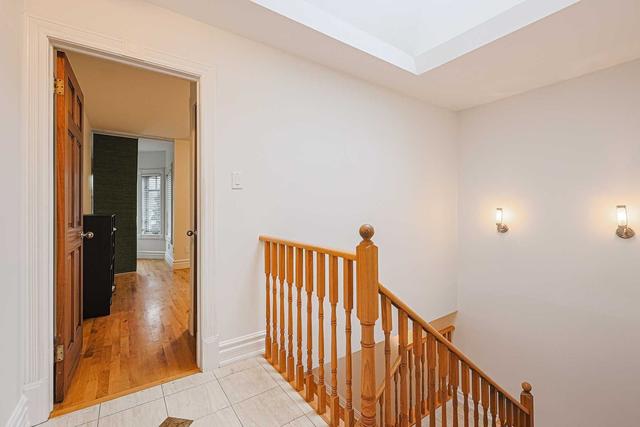 178 Bedford Park Ave, House semidetached with 3 bedrooms, 3 bathrooms and 1 parking in Toronto ON | Image 14