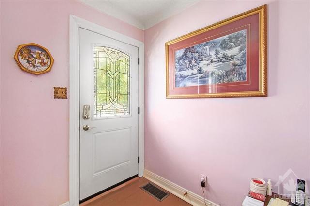 294 St Jacques Street, House detached with 3 bedrooms, 2 bathrooms and 4 parking in Ottawa ON | Image 4