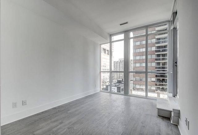 605 - 32 Davenport Rd W, Condo with 2 bedrooms, 2 bathrooms and 1 parking in Toronto ON | Image 6
