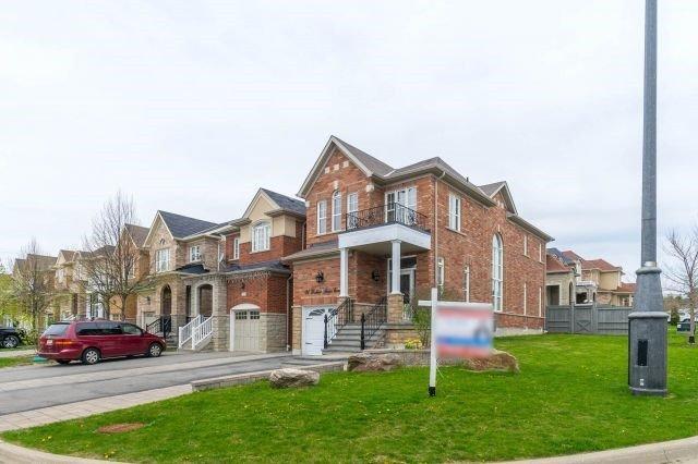 81 Robert Green Cres, House detached with 3 bedrooms, 4 bathrooms and 3 parking in Vaughan ON | Image 1