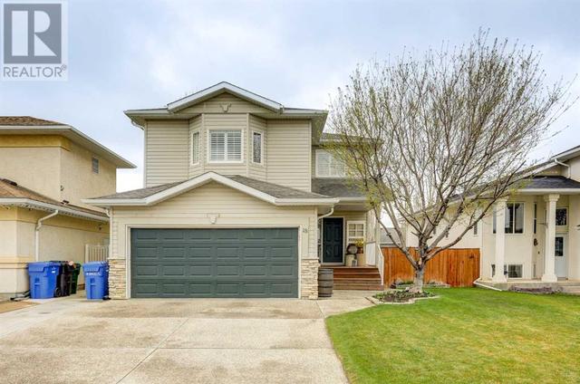 18 Sarcee Place W, House detached with 5 bedrooms, 3 bathrooms and 4 parking in Lethbridge AB | Image 1