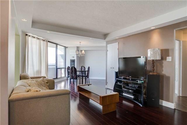 1807 - 75 Graydon Hall Dr, Condo with 2 bedrooms, 2 bathrooms and 1 parking in Toronto ON | Image 2