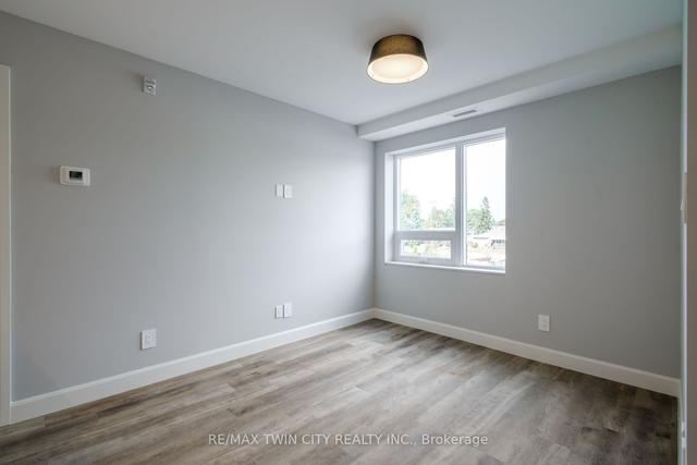 202 - 34 Norman St, Condo with 1 bedrooms, 1 bathrooms and 1 parking in Brantford ON | Image 2