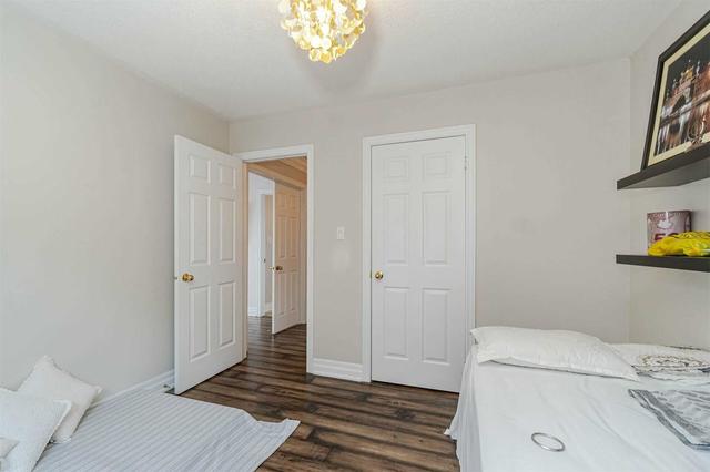 9 Oblate Cres, House detached with 4 bedrooms, 3 bathrooms and 6 parking in Brampton ON | Image 24