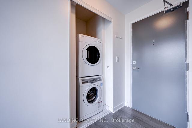 1105 - 17 Dundonald St, Condo with 1 bedrooms, 1 bathrooms and 1 parking in Toronto ON | Image 9