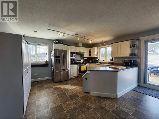 3454 Cathedral Avenue, House detached with 6 bedrooms, 3 bathrooms and null parking in Prince George BC | Image 3