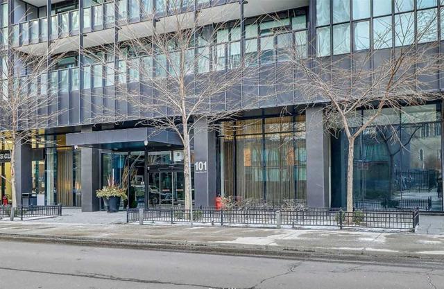2501 - 101 Charles St E, Condo with 2 bedrooms, 2 bathrooms and 1 parking in Toronto ON | Card Image