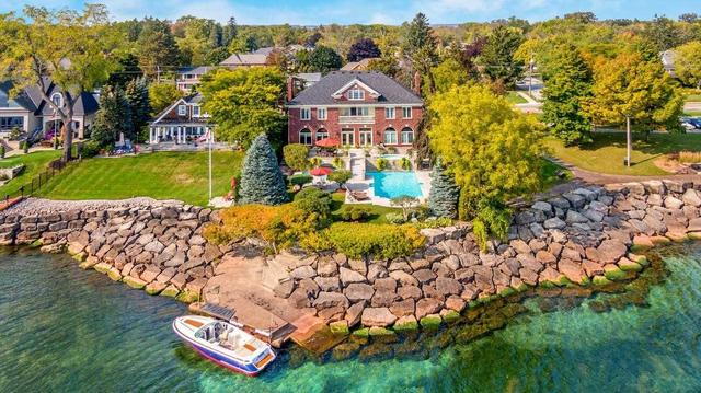 3200 Lakeshore Rd, House detached with 5 bedrooms, 4 bathrooms and 12 parking in Burlington ON | Image 1