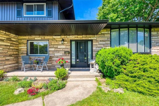 685 Vine Street, House detached with 4 bedrooms, 1 bathrooms and 4 parking in St. Catharines ON | Image 3