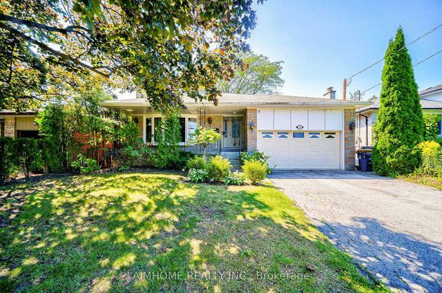 40 Page Ave, House detached with 3 bedrooms, 3 bathrooms and 6 parking in Toronto ON | Image 1