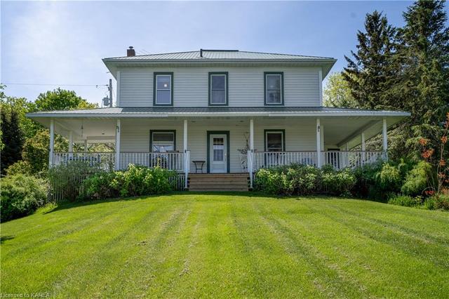 1404 South Shore Road, House detached with 5 bedrooms, 2 bathrooms and 12 parking in Greater Napanee ON | Card Image