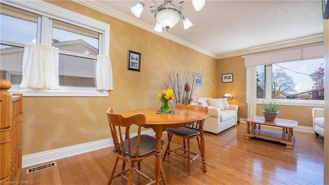 7 Kathleen Street, House detached with 3 bedrooms, 1 bathrooms and null parking in Brant ON | Image 9
