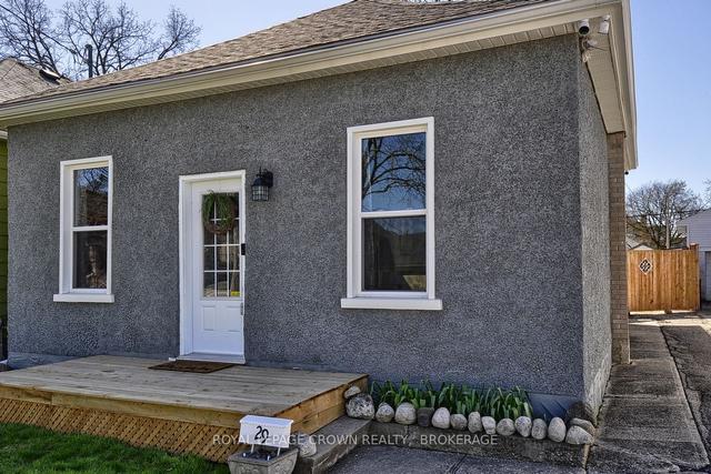 29 Todd St, House detached with 2 bedrooms, 1 bathrooms and 4 parking in Cambridge ON | Image 22