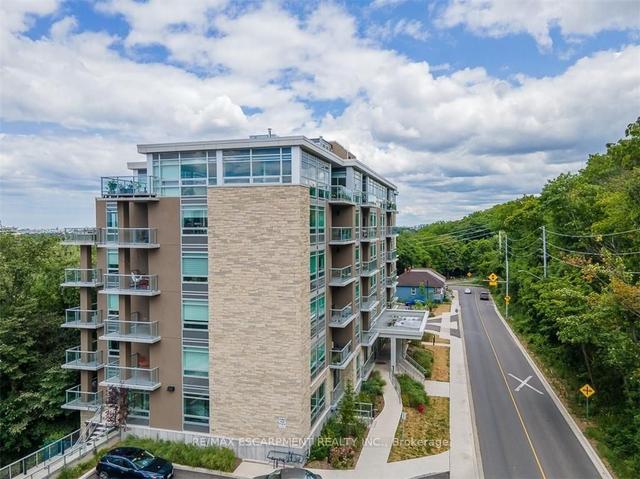 204 - 479 Charlton Ave E, Condo with 2 bedrooms, 2 bathrooms and 1 parking in Hamilton ON | Image 1
