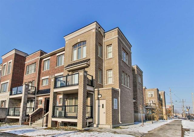 90 - 100 Parrotta Dr, Townhouse with 2 bedrooms, 2 bathrooms and 1 parking in Toronto ON | Image 2