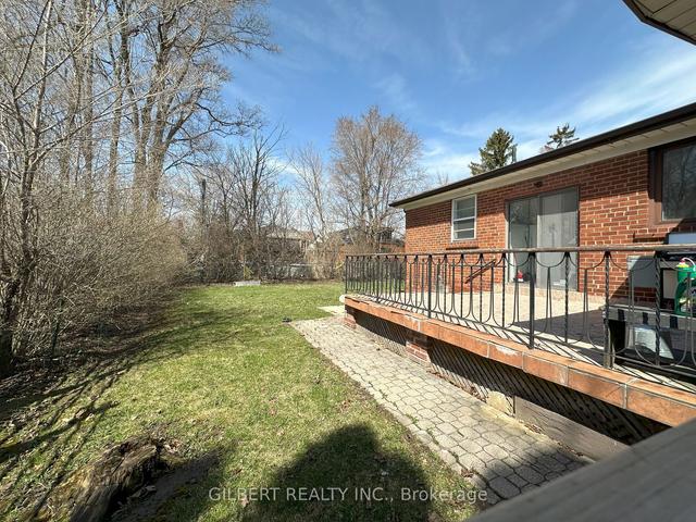 98 Brookview Dr, House detached with 3 bedrooms, 3 bathrooms and 6 parking in Toronto ON | Image 20