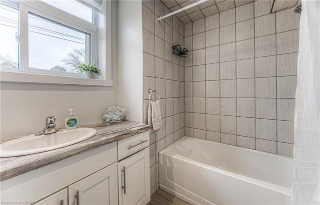a - 489 East Avenue, House attached with 1 bedrooms, 1 bathrooms and 1 parking in Kitchener ON | Image 9