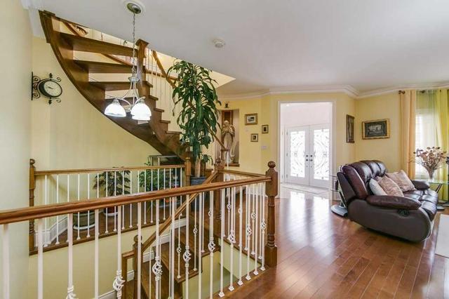 875 St Clarens Ave, House detached with 3 bedrooms, 5 bathrooms and 4 parking in Toronto ON | Image 23