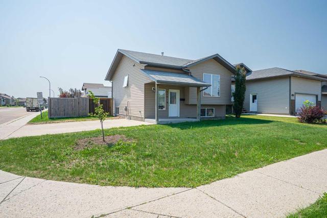 4701 19 Street, House detached with 3 bedrooms, 2 bathrooms and 2 parking in Lloydminster (Part) SK | Image 1
